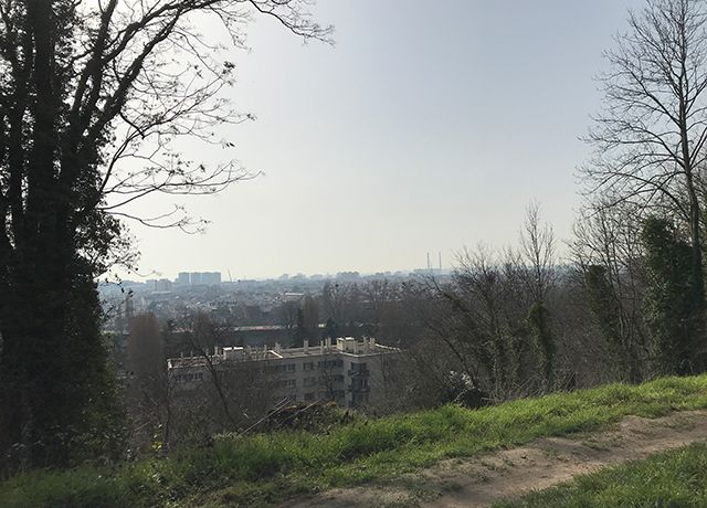 Photo du ciel parisien lors de l'épisode de pollution aux PM10 du 3 mars 2021