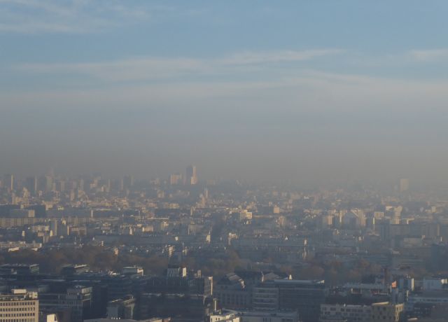 Vue Paris lors d'un épisode de pollution