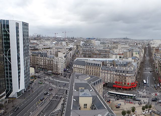 Photo d'un axe routier parisien